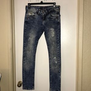 Damaged skinny jeans 👖